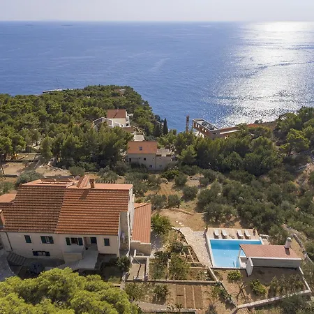 Santa Domenica With Swimming Pool