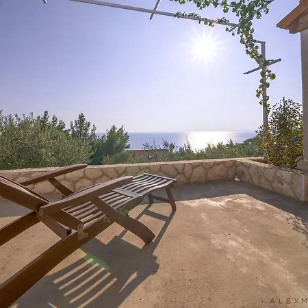 Santa Domenica With Swimming Pool